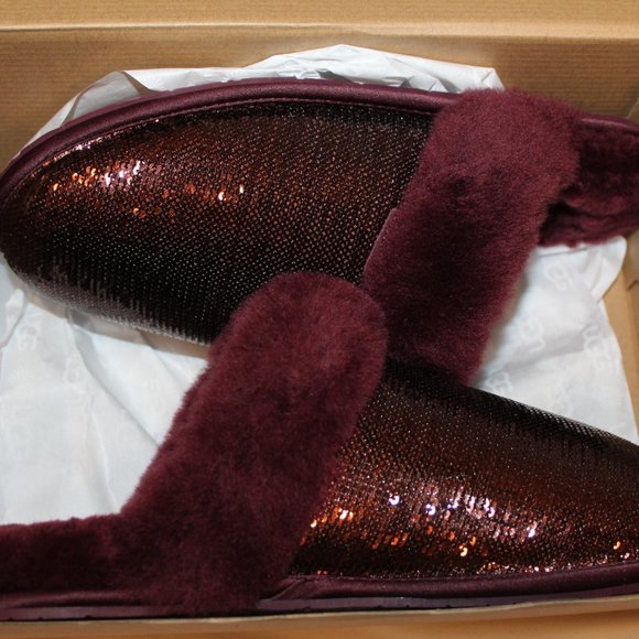 NIB‎ UGG WOMEN'S SCUFFETTE II METALLIC BURGUNDY PORT SLIPPERS - Picture 1 of 8
